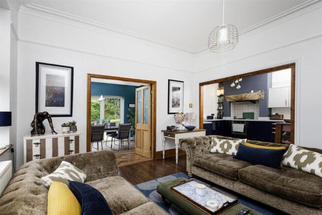 4 bed Detached for sale Image 4