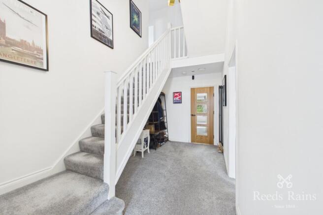 5 bed Detached for sale Image 11