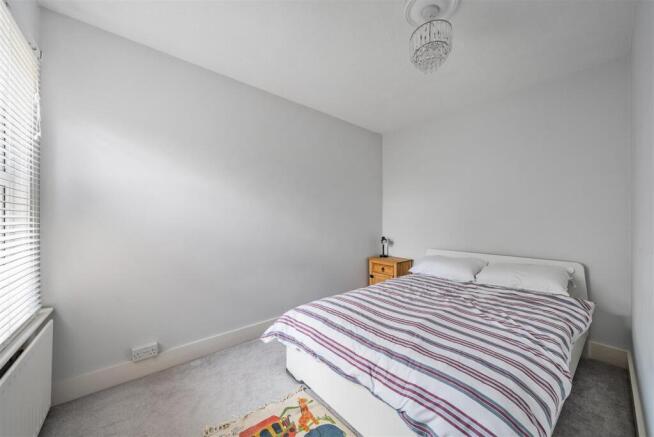 Bed 2.jpg