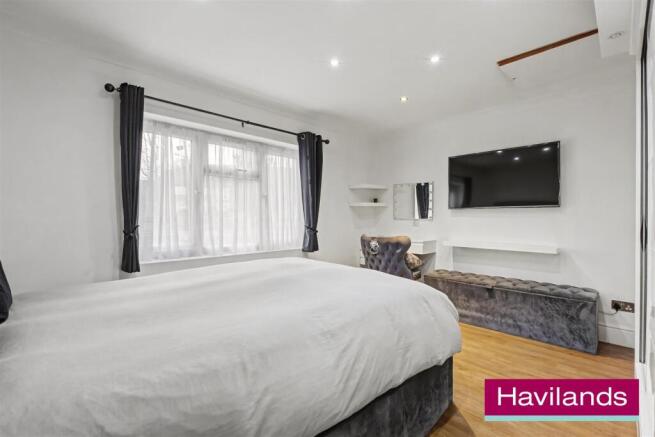 Berkeley Gardens N21 2BD-11.jpg