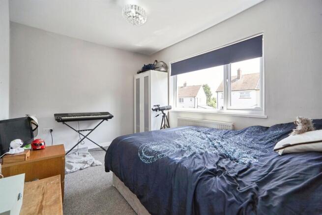 5 bed Semi-Detached for sale Image 11