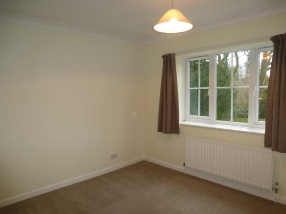 12 Stile Gardens - bedroom 3 Feb 19.JPG
