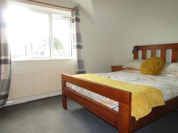 3 bed Semi-Detached for sale Image 9