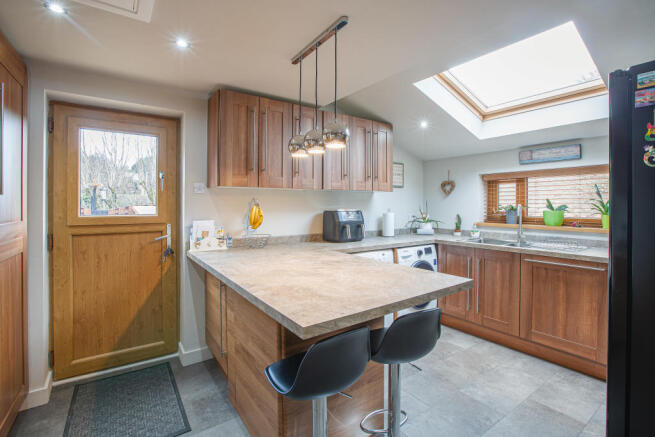 Stunning Breakfast Kitchen Pic1