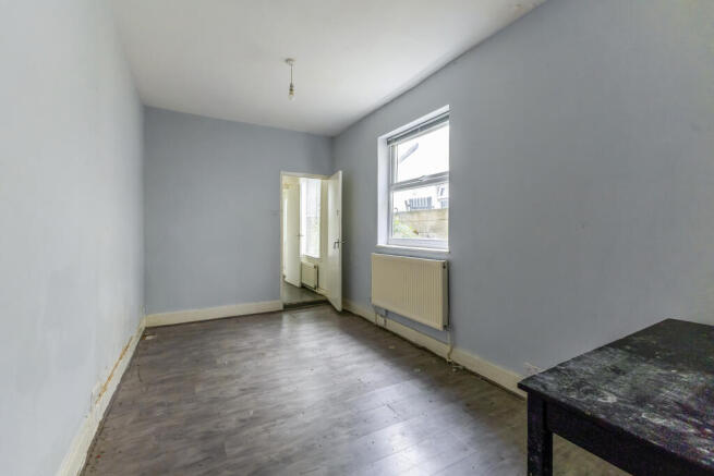 96 Crawley Road, Luton, LU1 1HZ