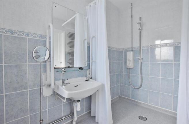 EN SUITE
