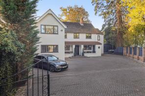 170 Three Pines, Balcombe Road, Horley RH6 9ER