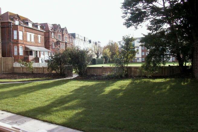 Photo 10