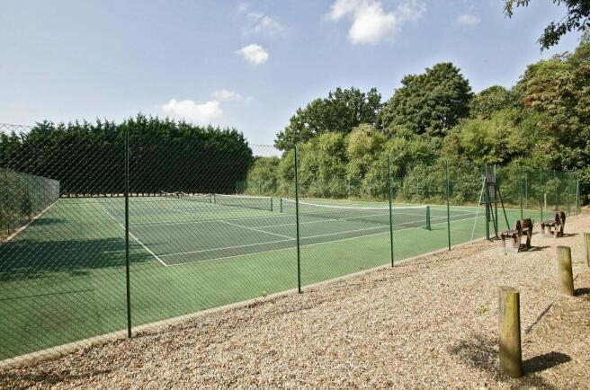 Commual Tennis Courts