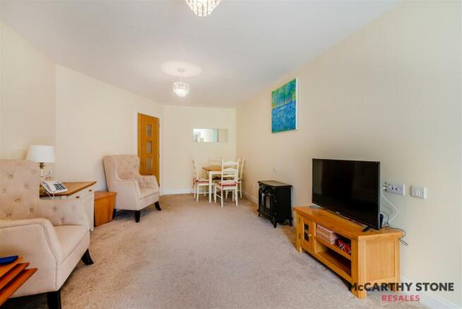 8609757-interior05.JPG