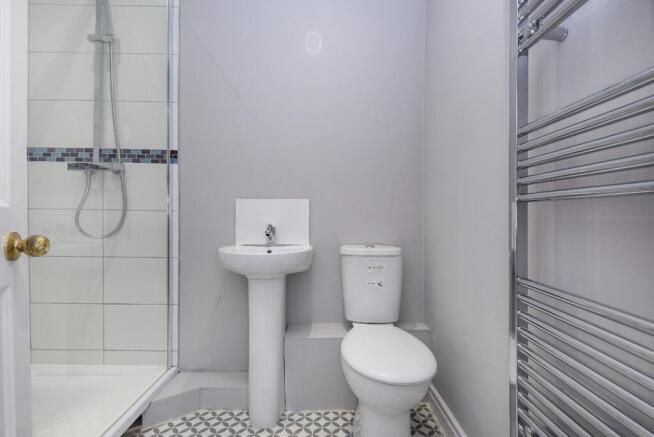 1 bed House Share to rent Image 5