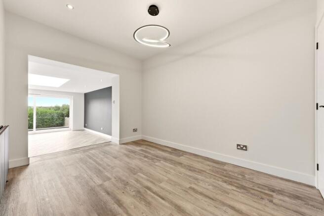 4 bed Detached for sale Image 7