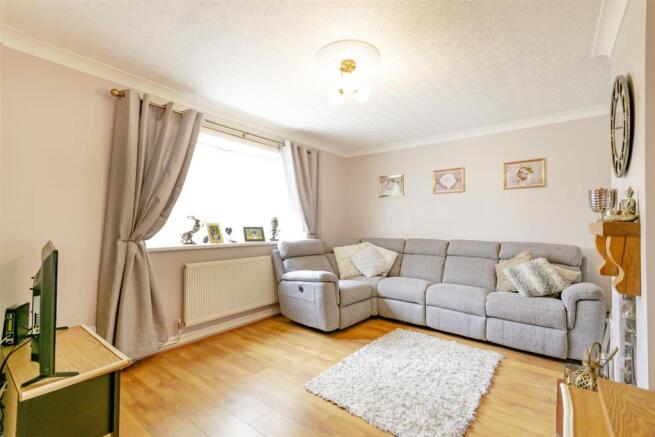 [] - 27 Mount Crescent_0206-HDR copy.jpg