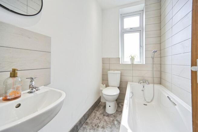 2 bed Terraced for sale Image 5
