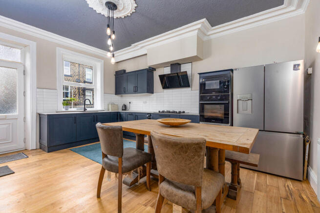 4 bed Terraced for sale Image 7