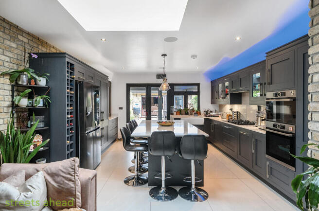 1a006d35-005f-4a1...