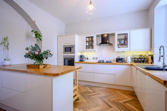 8474993-Interior06.jpg