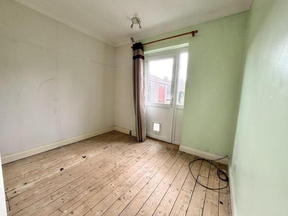 2 bed Semi-Detached Bungalow for sale Image 6