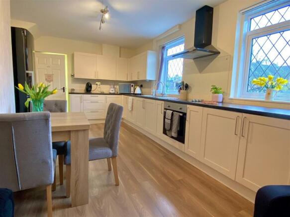 Open-plan Dining Kitchen