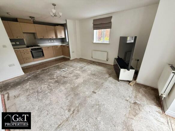 LOUNGE / KITCHEN