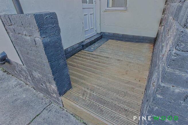 REAR DECKED SEATING AREA