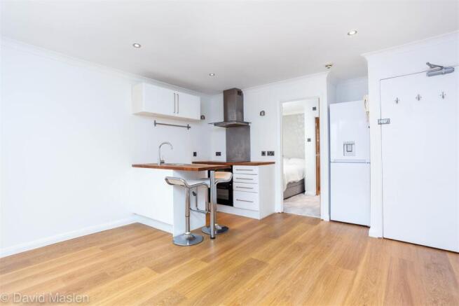 lounge kitchen.jpg