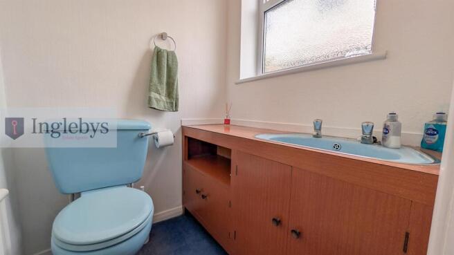 4 bed House for sale Image 7