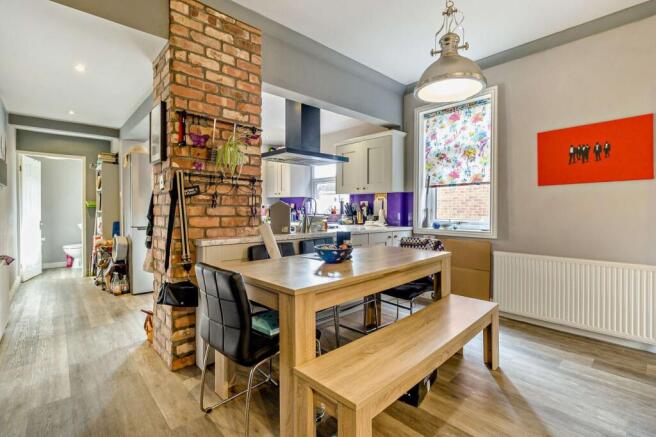3 bed Semi-Detached for sale Image 8