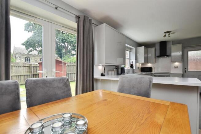3 bed Semi-Detached for sale Image 5