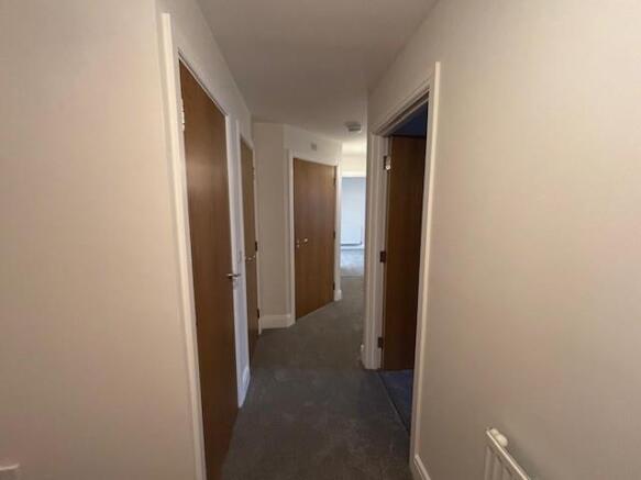 9 Warren Close hallway.jpg