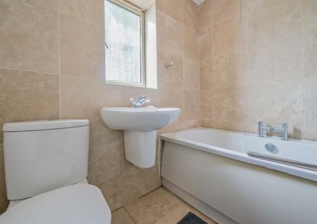 Bathroom / WC: