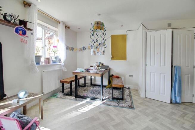 Firethorn Road photo 4