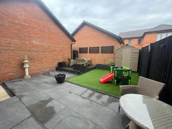 3 bed Semi-Detached for sale Image 9
