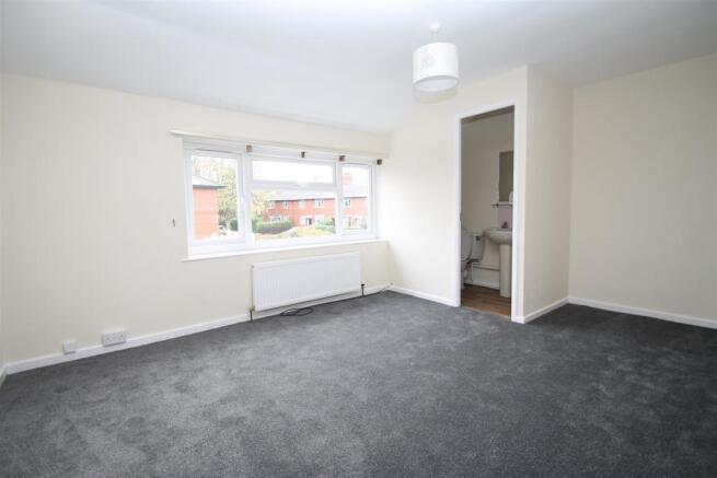 bedroom 1.JPG