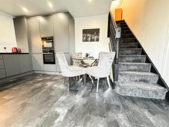 KITCHEN DINING ROOM