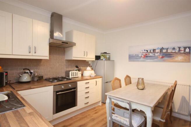 14 Hawkstone View - Kitchen pt2.JPG