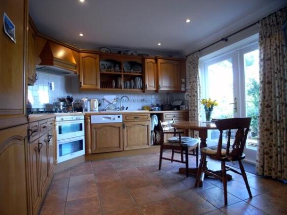 kitchen/breakfast rm