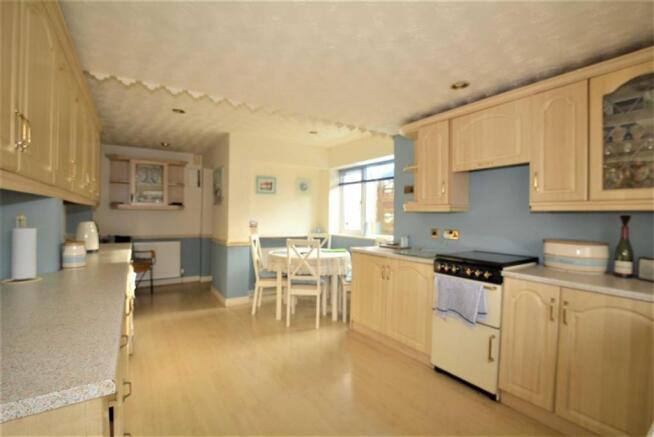 EXTENDED KITCHEN / D