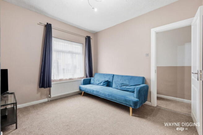 Photo 3
