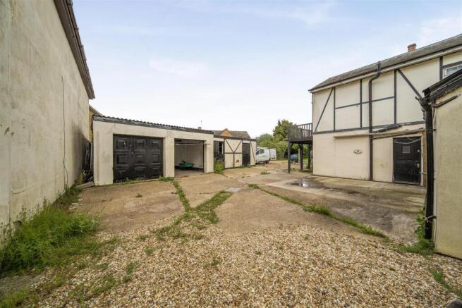 Watling Street, Potterspury, NN12 photo 4