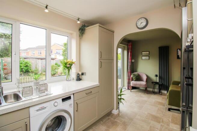 3 bed Detached for sale Image 3