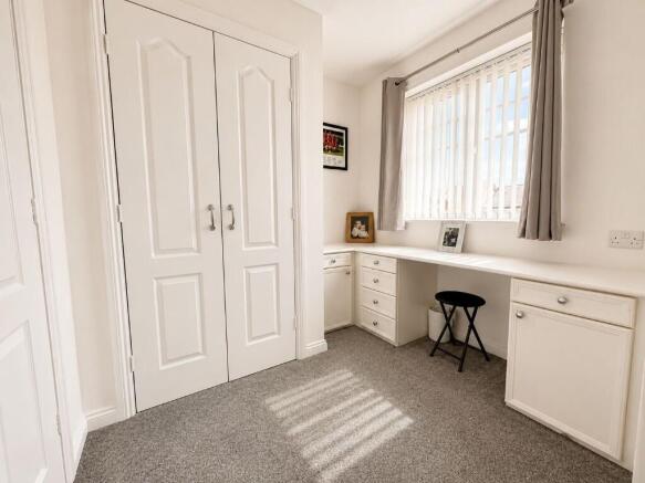 4 bed Detached for sale Image 8