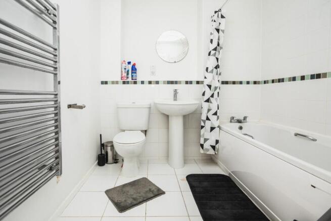 2 bed Flat for sale Image 9