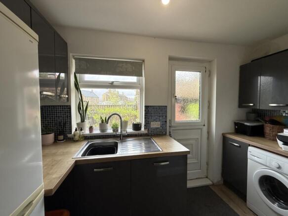 2 bed Semi-Detached for sale Image 9