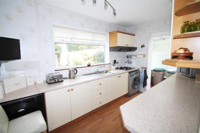 Daylop kitchen 2.JPG