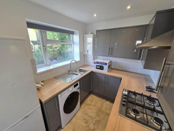 Kitchen (2)