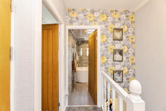 3 bed Semi-Detached for sale Image 9