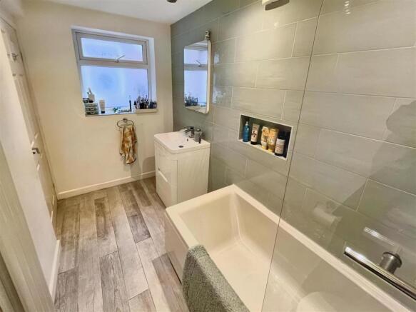Bathroom Aspect 2
