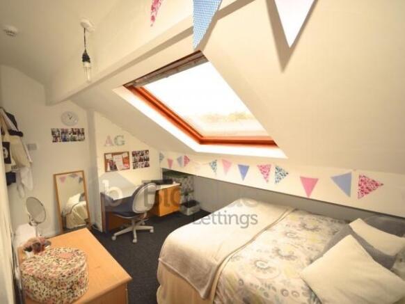 4 bed Terraced to rent Image 9