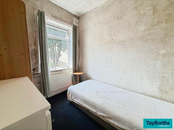 3 bed Terraced for sale Image 9